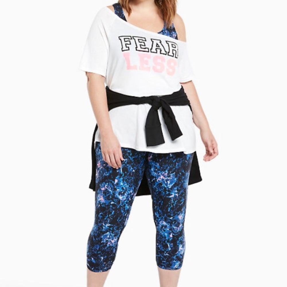 TORRID ACTIVE - FEAR LESS OFF SHOULDER TEE